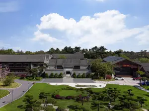 Yangzhou Slender West Lake National Medical College Heyi Hotel