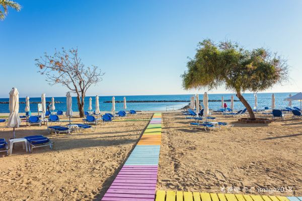Πτήση Hong Kong προς Paphos